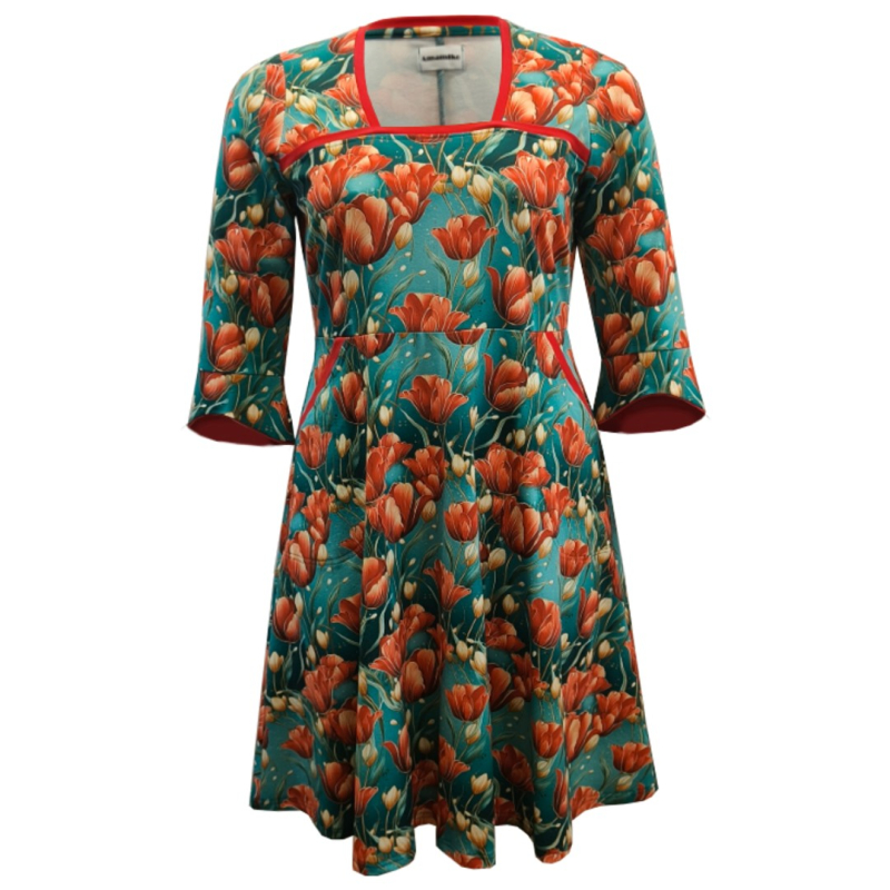 Plus Size Kjole Genkei Red Tulips Blå  44