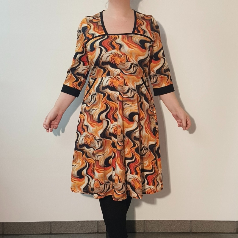 Plus Size Kjole Genkei Eye The Tiger Gul  46