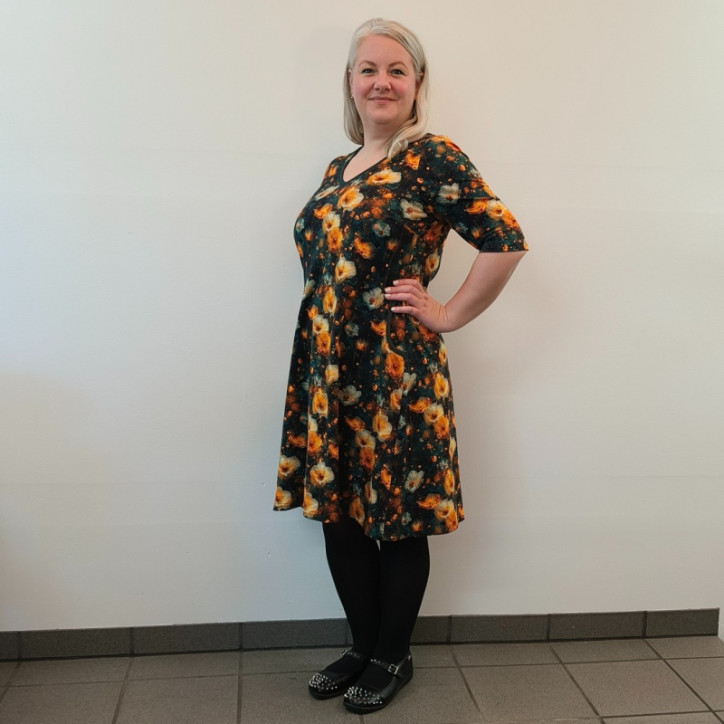 Plus Size Kjole Tulla Yellow Flower Grøn  44